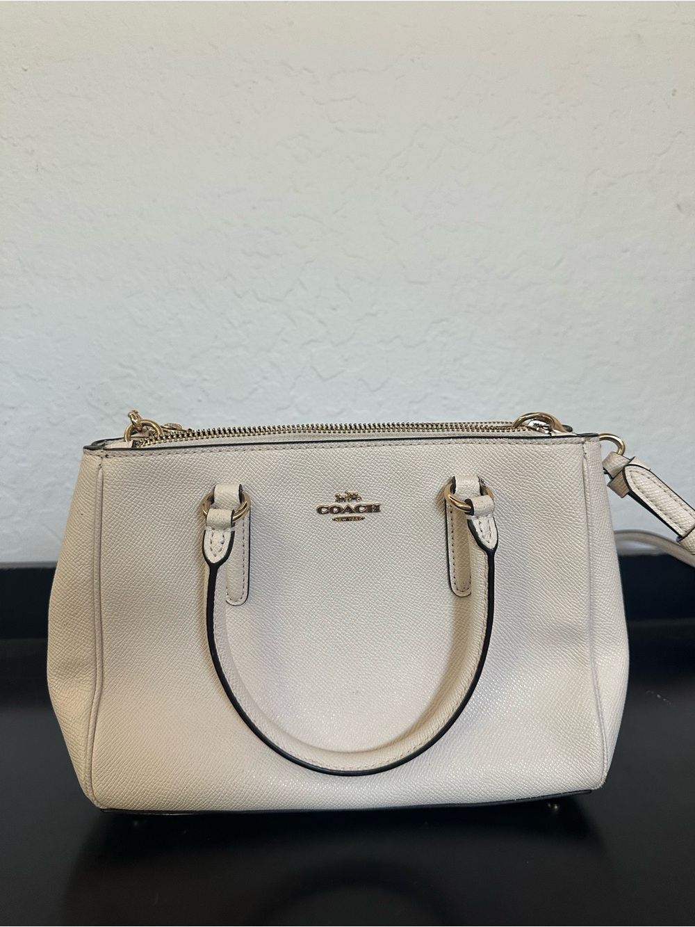 Coach Surrey in off white
